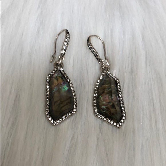 Stunning Earrings - Picture 6 of 8